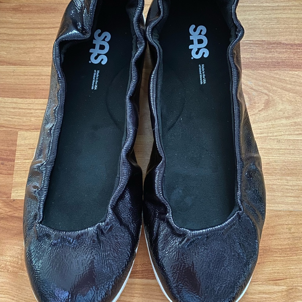 SAS women’s Radiant Ballet Flat (Carbon) size 10 WW
